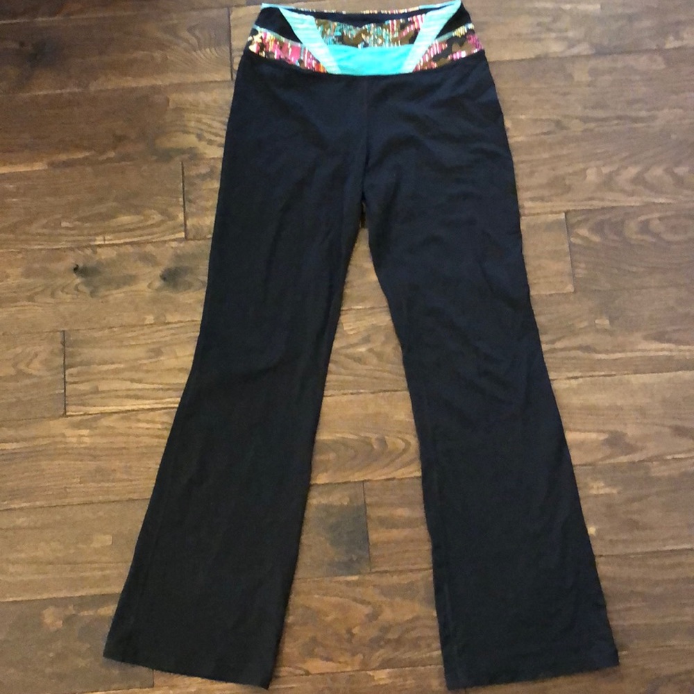 Maurice’s workout pant. Medium.